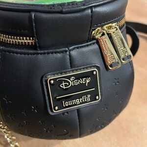 Loungefly Disney Hocus Pocus Gitd cauldron Black crossbody Bag with Gold Accents